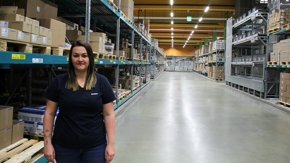 Marion Glückler at the logistics centre in Pfullendorf