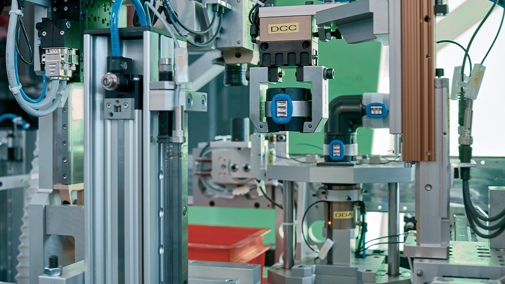 Production and installation of the FlowFit in a fully automated production cell 