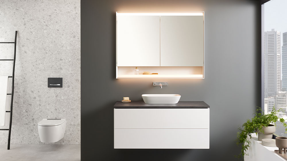 The Geberit ONE mirror cabinet with ComfortLight 