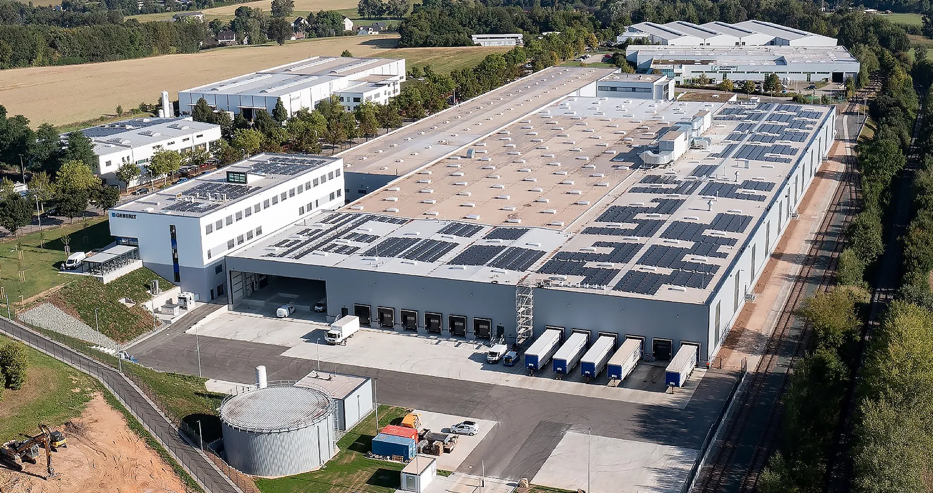 The new building at the Geberit plant in Lichtenstein (DE) is now occupied. A new production line is used to manufacture Duofix frames. And a new Plant Manager marks the beginning of a new era.