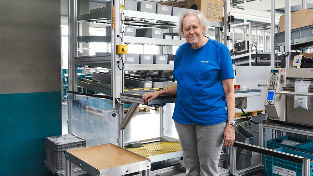 She is responsible for packaging and premounting work in the shower toilet area.