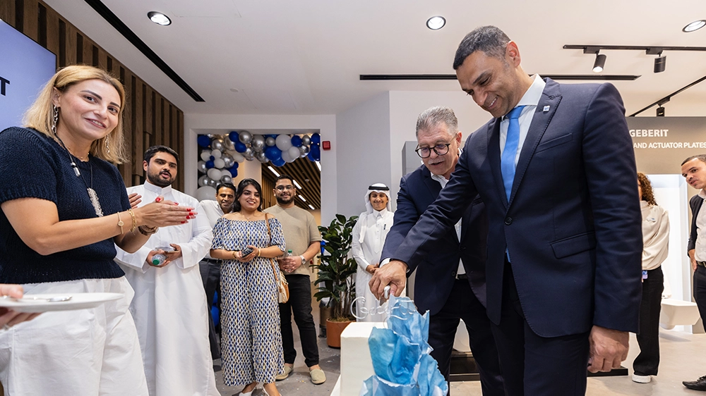 Tamer Qazi, Managing Director of the Geberit Gulf representative office, opens the new office in Riyadh.