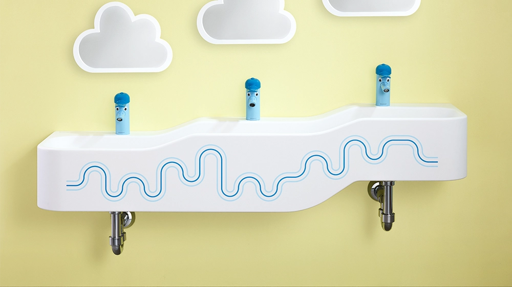 Fun for children of all ages: the washbasins can be installed at child-friendly heights between 45 and 60 cm.