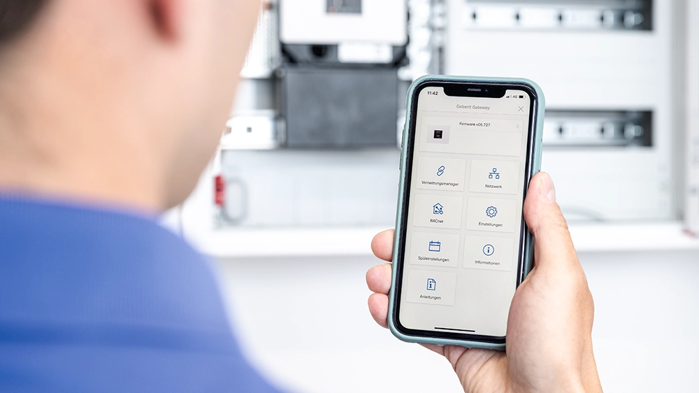 Plumbers and facility managers can configure Bluetooth-compatible products quickly and easily via smartphone.