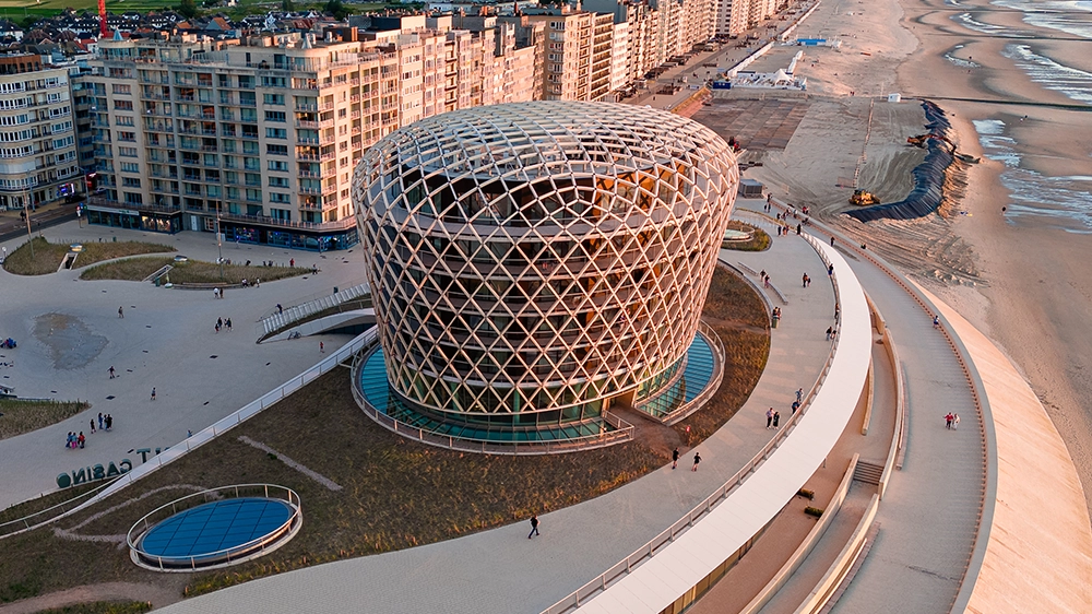 Geberit Pluvia is used to drain the roof of the hotel tower.