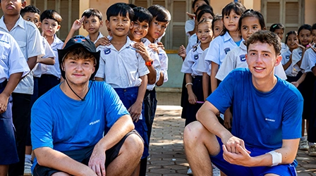 The first time on a building site, and the first time in Cambodia: ten Geberit apprentices travel to Siem Reap in October 2024 to install new sanitary facilities at a local primary school. A social project with a huge impact.