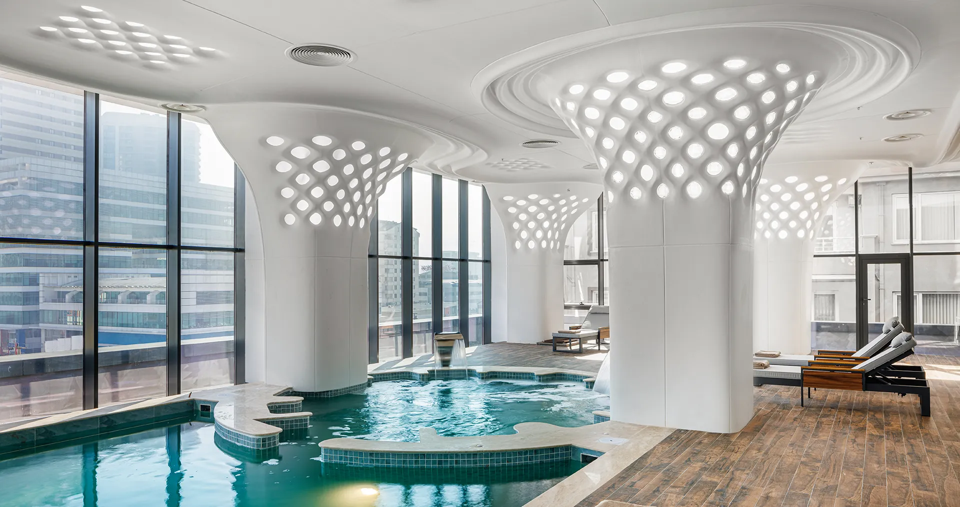 Futuristic and bathed in light, the Doruk Nilüfer Hospital is located in the Turkish city of Bursa. (Photo)