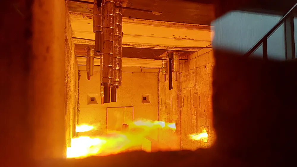 The fire resistance of Geberit products is tested in furnaces at 1,000 degrees Celsius. (Photo)