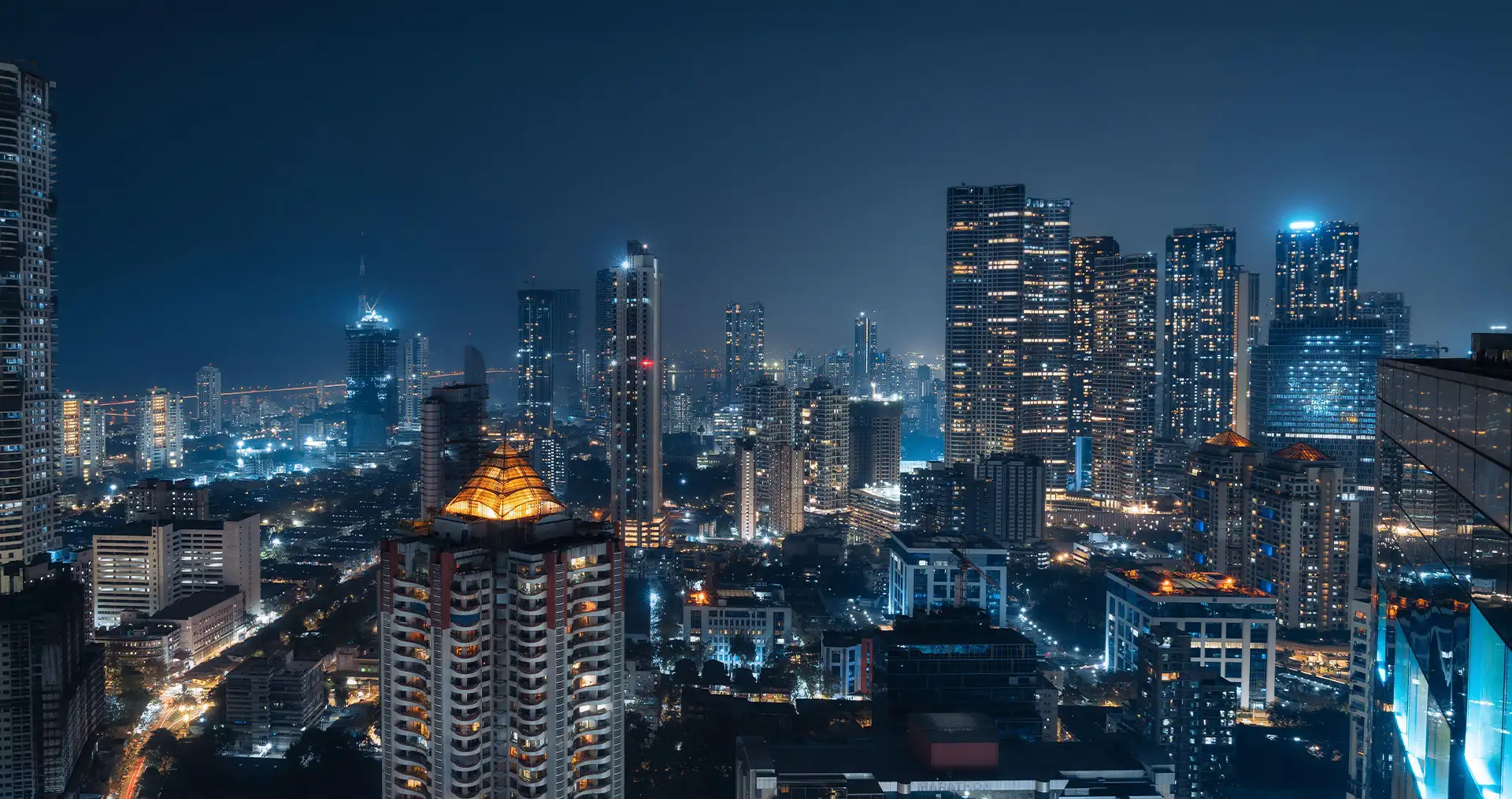 Mumbai Skyline mit über 100 Wolkenkratzern ausgestattet mit Geberit SuperTube Technologie