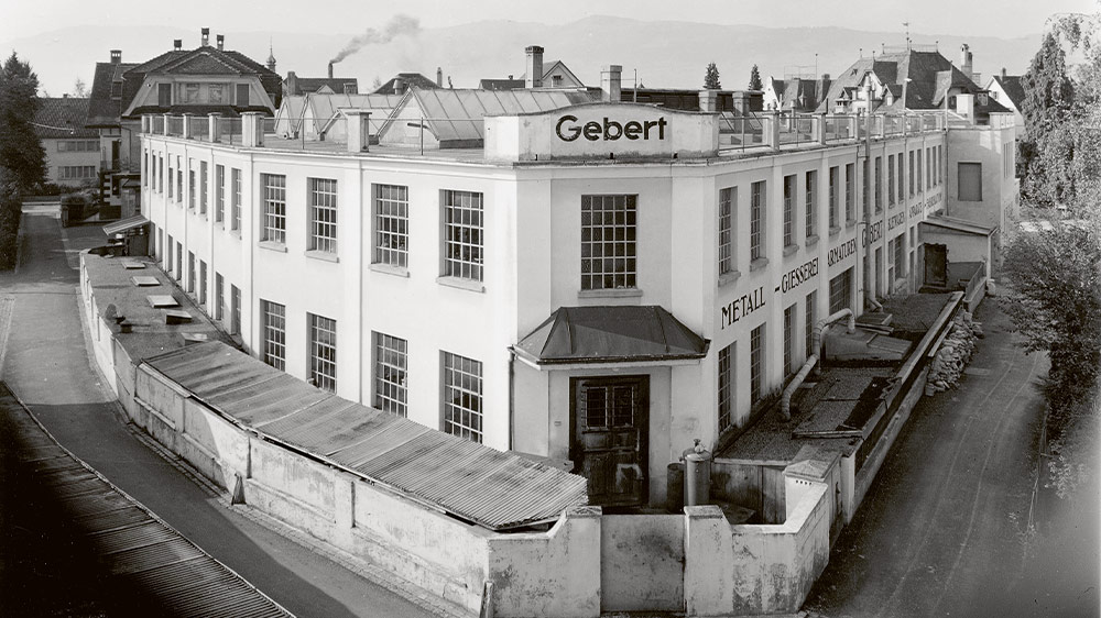 Eröffnung der ersten Fabrik in Rapperswil, 1921
