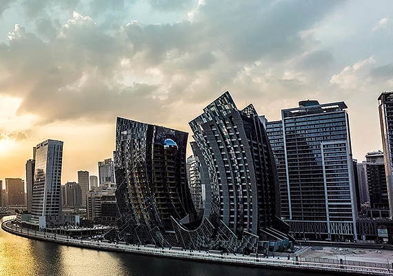 Der Da Vinci Tower in Dubai (VAE) erinnert an eine geöffnete Auster. (Foto)