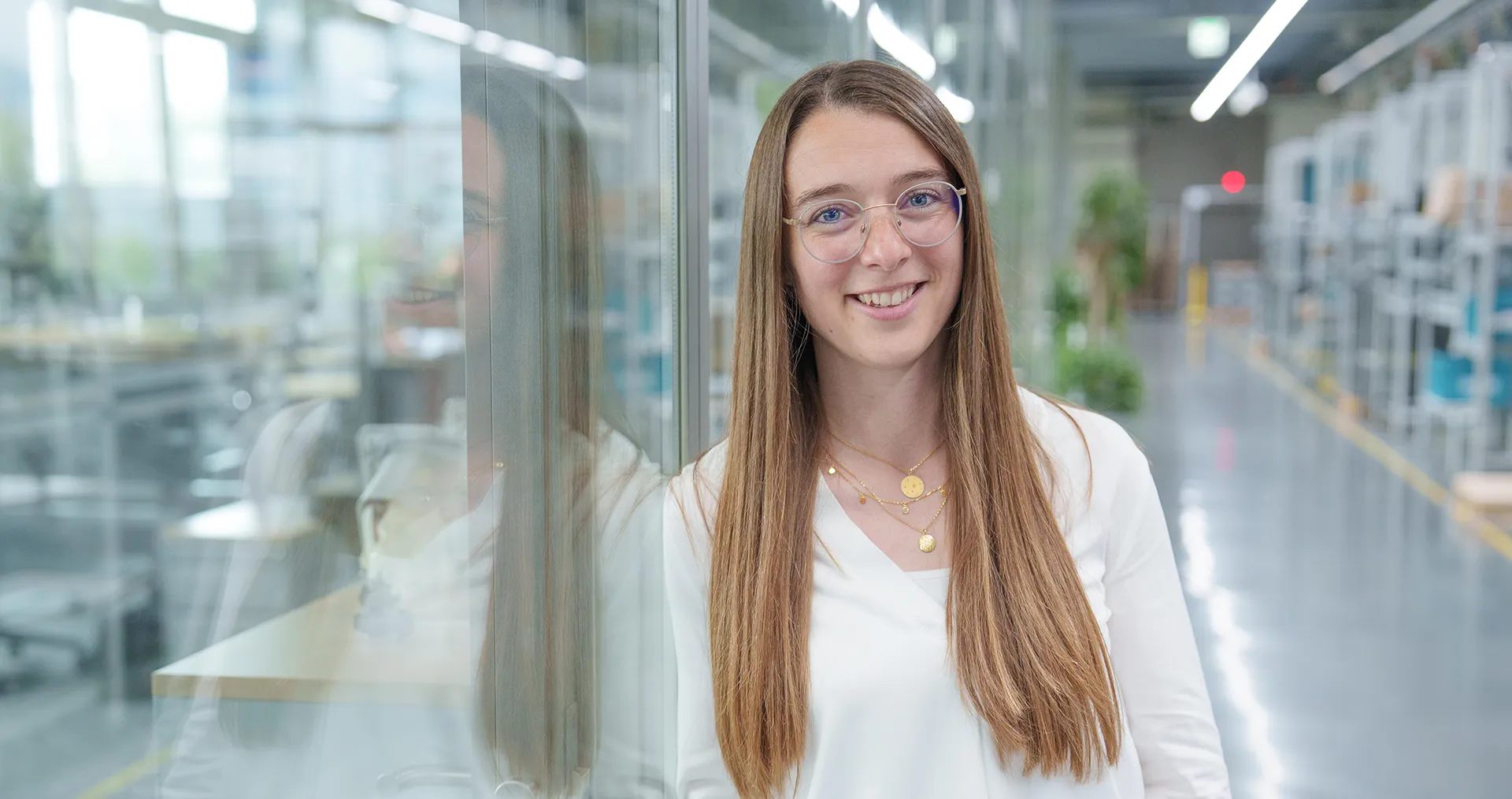 Stefanie Giger, Projektleiterin im Montagewerk für Dusch‑WCs in der Schweiz. (Foto)