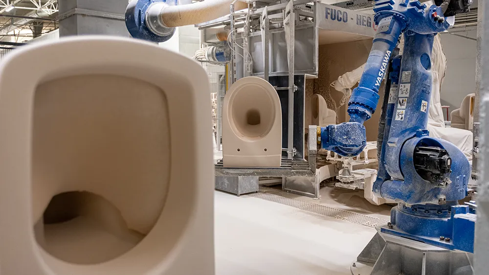 Roboter werden in der Keramikproduktion in Polen eingesetzt.&nbsp; (Foto)