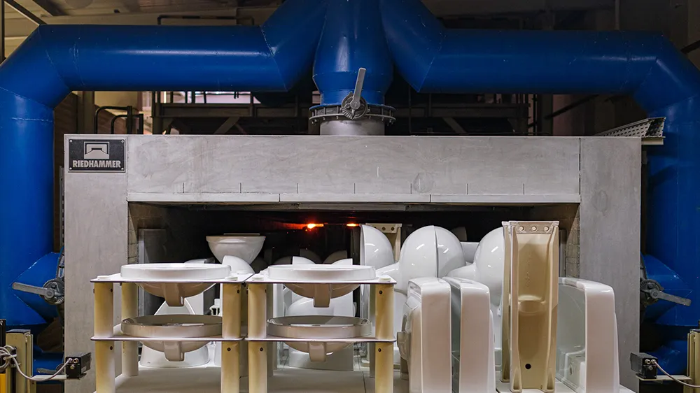 Heisse Angelegenheit: Blick in den Brennofen in Koło. (Foto)