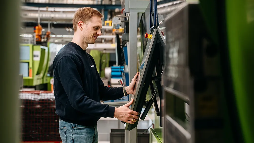 Mit digitalen Methoden zu mehr Effizienz: Solche Projekte treiben Patrick Grünbeck im Geberit Alltag um. (Foto)