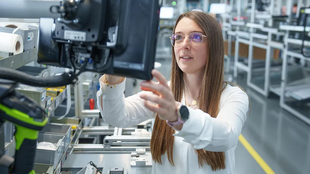 Stefanie Giger, 29 Jahre alt, ist seit ihrer Ausbildung 2009 bei Geberit tätig. (Foto)