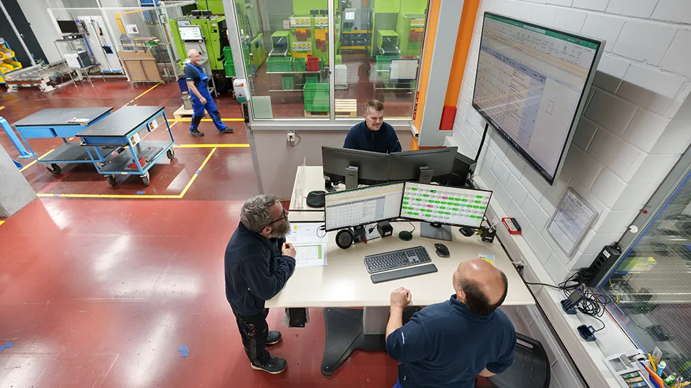 Das Puls-Meeting - ein bereichsübergreifender Austausch über Produktivität, Ausschuss und Maschinenstörungen. (Foto)