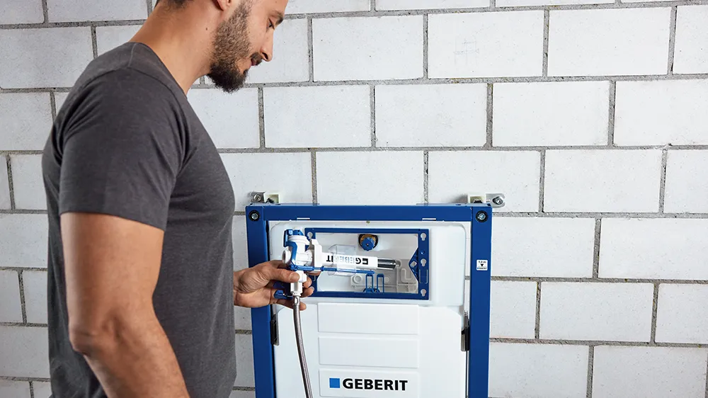 Das Füllventil Typ 383 lässt sich leicht installieren. (Foto)